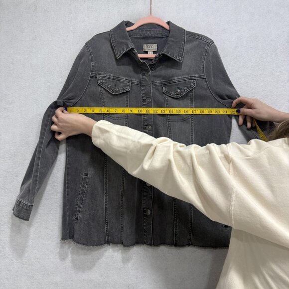 LOGO Lori Goldstein Longline Jacket Womens 14 Gray Denim Button Front Raw Hem - Picture 6 of 9
